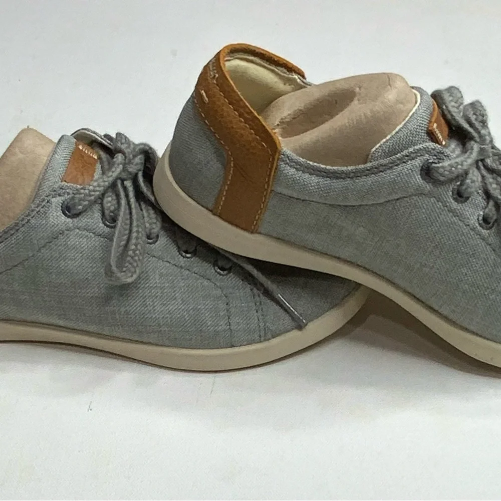 Chaco‎ Gray Canvas Casual Sneakers with Tan Heel Accents